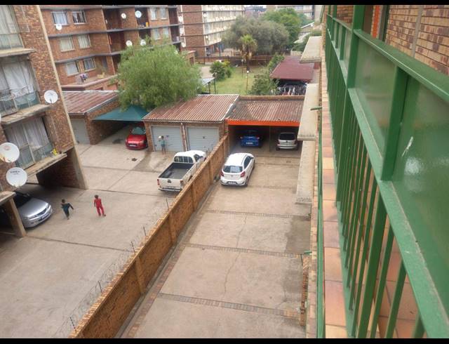 2 BEDROOM APARTMENT FOR SALE IN SUNNYSIDE